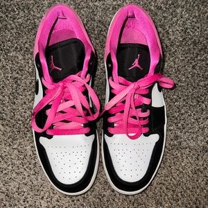 JORDAN 1 Lows Fuchsia